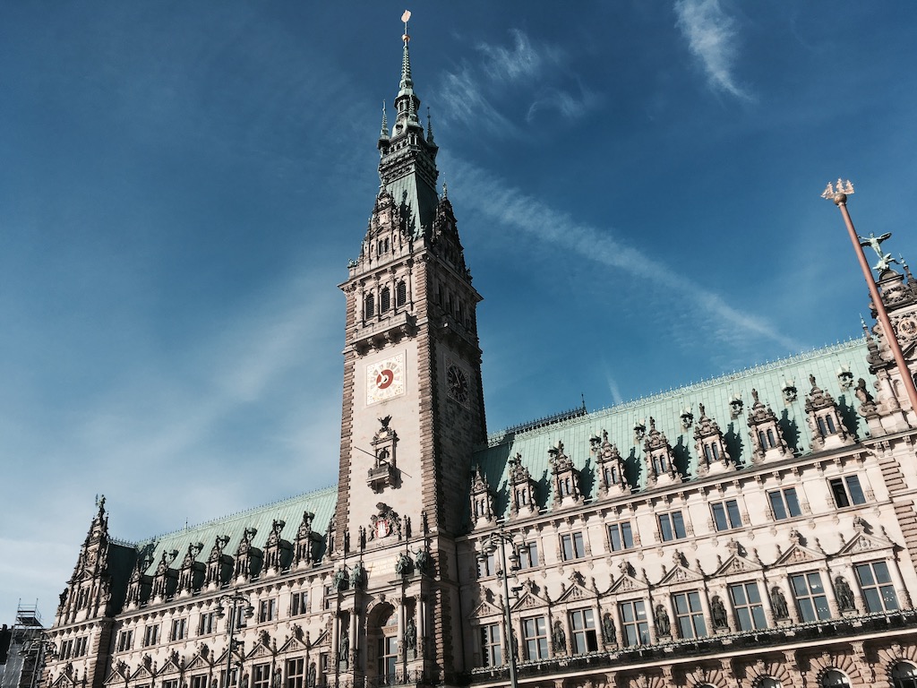 Why some buildings in Hamburg have a greenish roof?